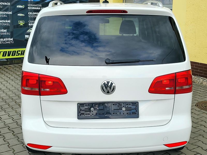 Volkswagen Touran 1,4 DSG Highline, nové ROZVODY - fotka 12 z 46