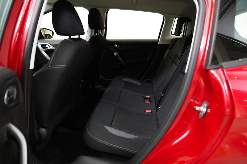 Peugeot 2008 - fotka 27 z 28