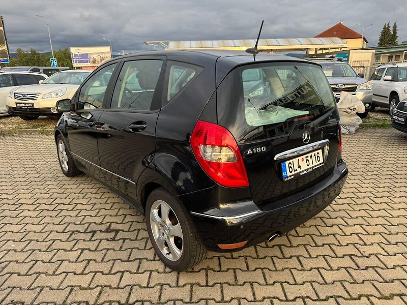 Mercedes-Benz Třídy A (2010) 180 1,7 85 KW TAŽNÉ KOLA - fotka 5 z 38