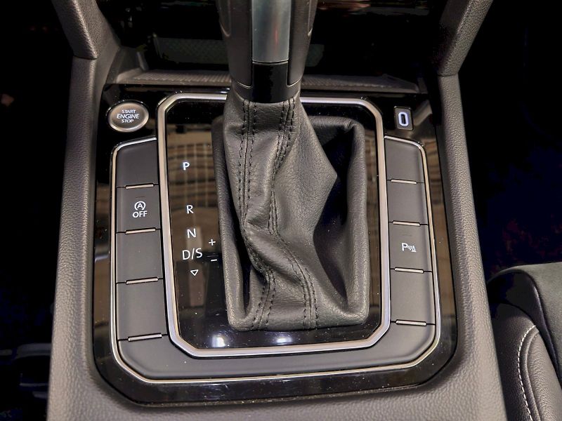 Volkswagen Passat (2021) Variant 2.0 TDI 147 kW DSG Ele - fotka 17 z 29
