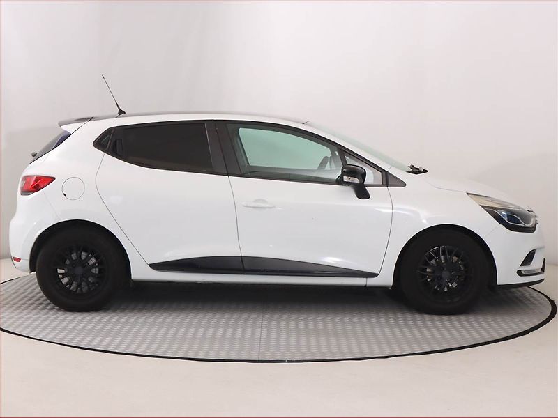 Renault Clio (2018) 1.2 16V, Tempomat - fotka 6 z 17