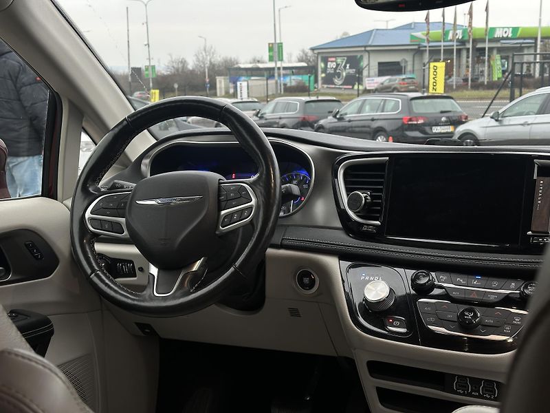 Chrysler Pacifica (2021) Chrysler Pacifica 2021 - fotka 14 z 22
