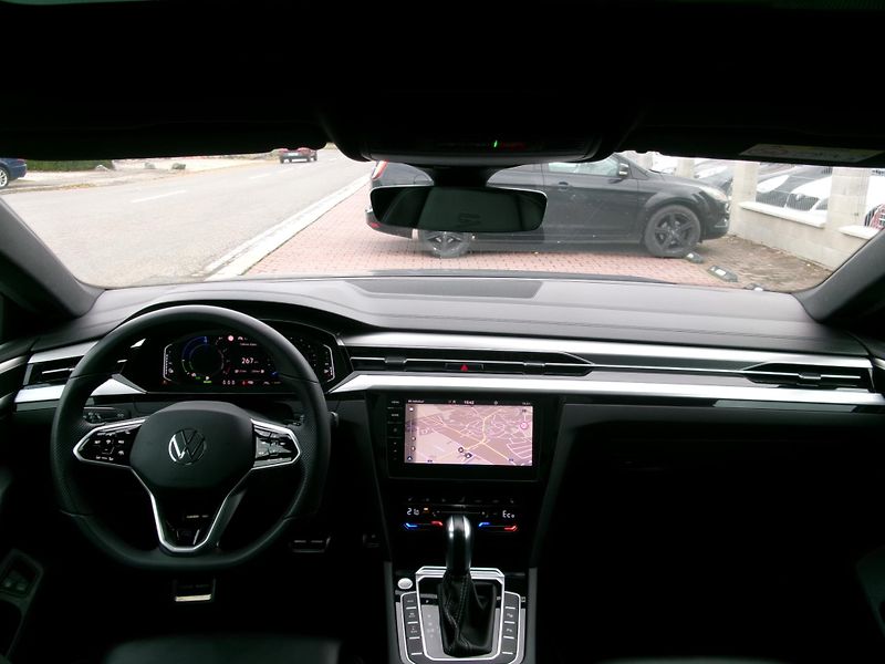 Volkswagen Arteon Shooting Brake (2023) 1,4TSI E-hybrid R-Line WEBASTO - fotka 23 z 62