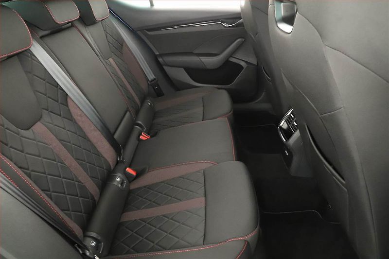 Škoda Octavia (2022) RS 2.0 TSI - fotka 7 z 16