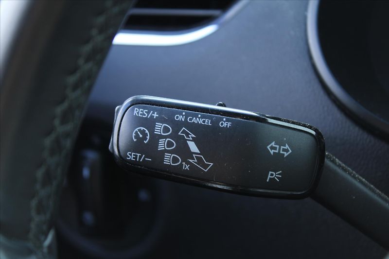 Škoda Octavia 1.6 TDI 85kW LED SERVIS KN. ČR - fotka 16 z 22