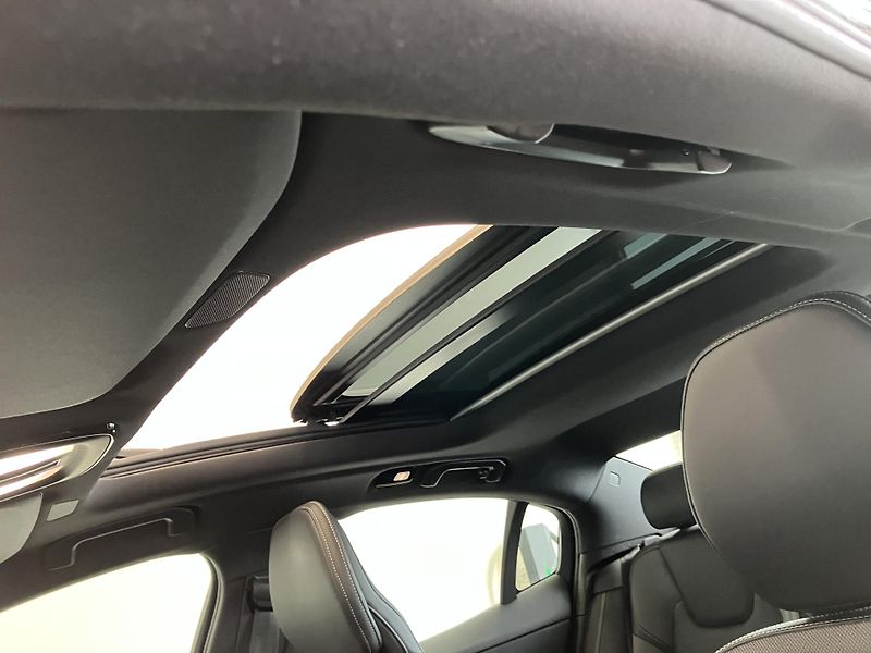 Volvo S60 B5 AWD Ultimate Dark AT8, ČR - fotka 40 z 43
