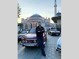 Majitelé automobilových veteránů absolvovali čtyřdenní závod Oldtimer Express. Josef Zajíček, hlavní organizátor akce, v cíli.