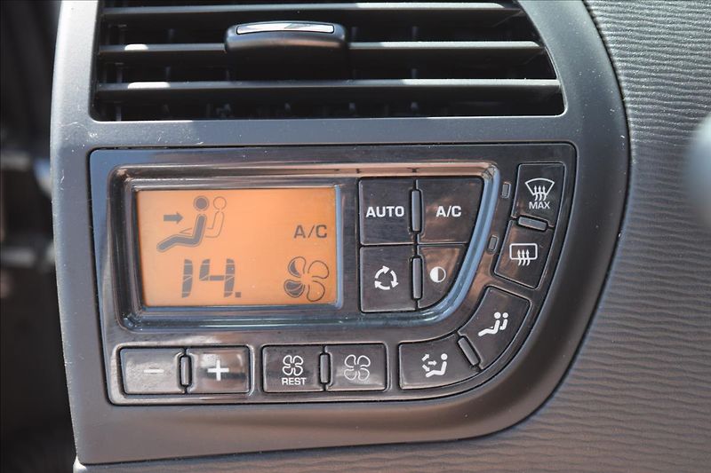 Citroën C4 Picasso 1,6 HDI 82KW NÍZKÉ KM 2XKOLA - fotka 36 z 50