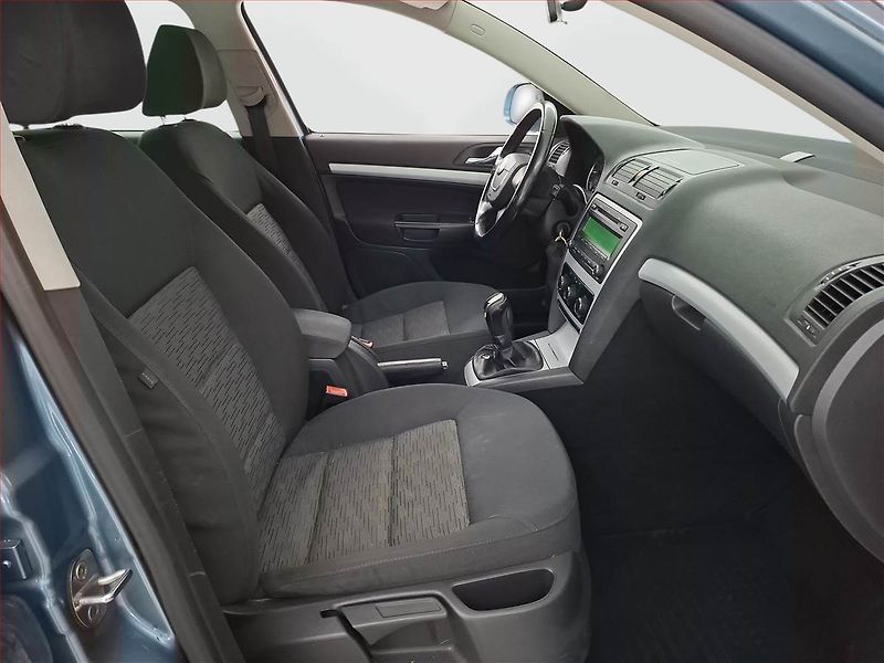 Škoda Octavia (2011) 1.6 TDI, Tempomat - fotka 9 z 13