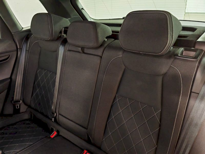 Škoda Karoq (2025) 1.5 TSI 110 kW DSG Sportline - fotka 25 z 32