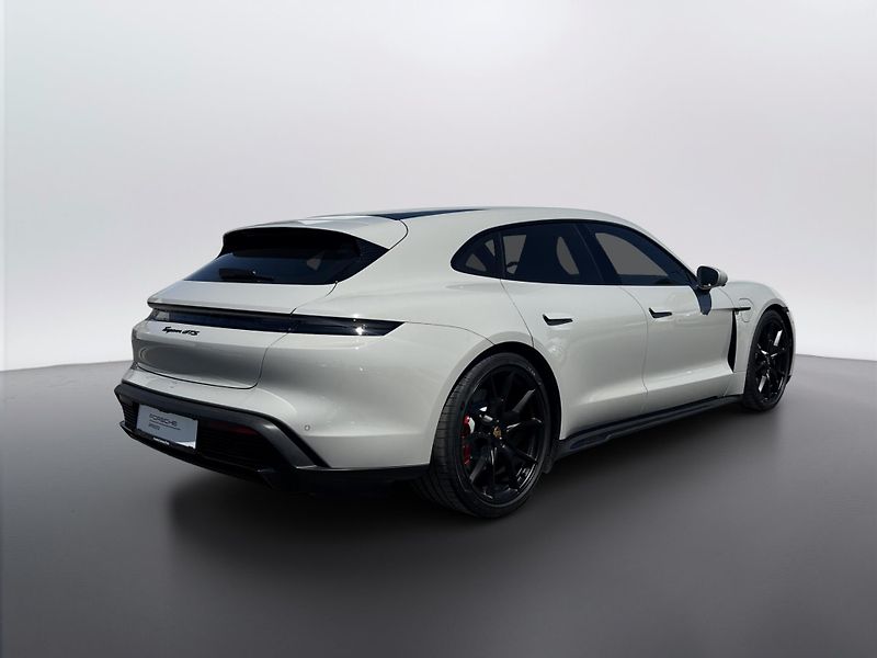 Porsche Taycan GTS - fotka 5 z 27