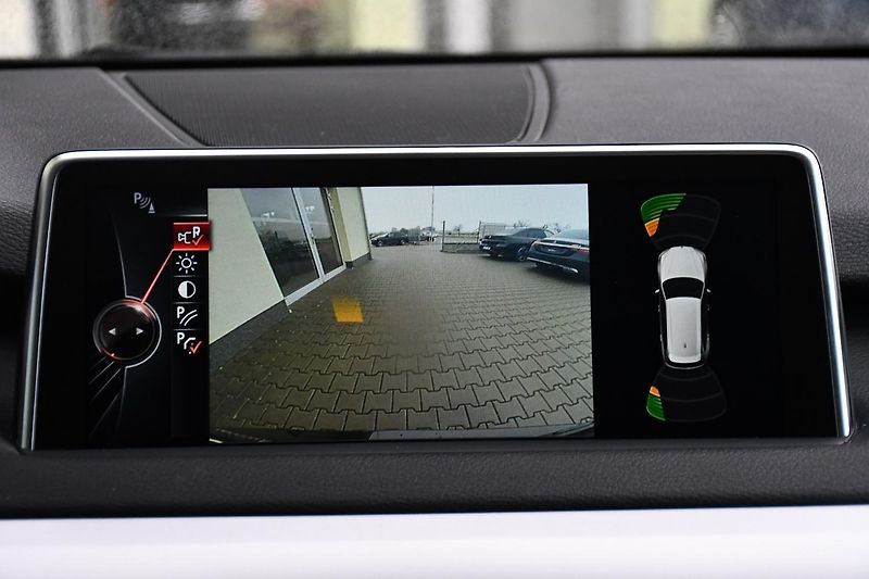 BMW X5 xDrive40d  K360°ACC ČR - fotka 31 z 38