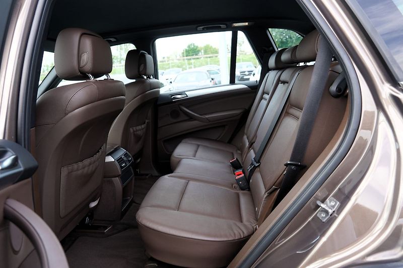 BMW X5 4.0d xDrive/kůže/7míst/55.000k - fotka 33 z 44