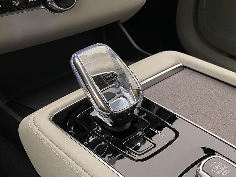 Volvo XC90 (2026) B5 AWD AUT BRIGHT PLUS 7míst - fotka 38 z 71