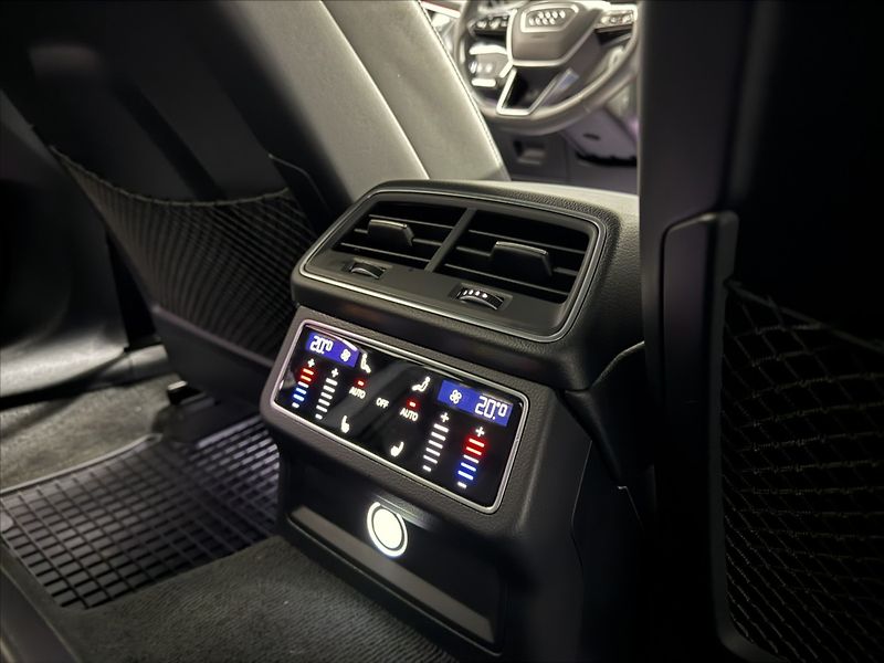 Audi A7 3,0   50TDI S-LINE B&O MATRIX - fotka 25 z 38