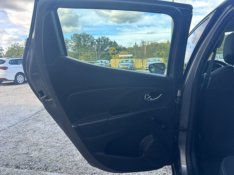 Renault Clio (2013) 1.2i  NAVI/1MAJ/Tempomat - fotka 13 z 28