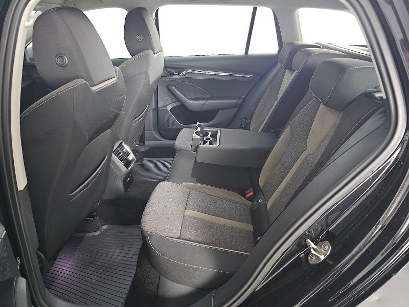 Škoda Octavia (2023) 2.0TDI 4x4 110kW DSG SCOUT TAŽ - fotka 7 z 30