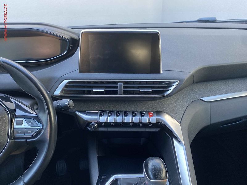Peugeot 5008 (2020) 1.5 HDi, Allure - fotka 12 z 16