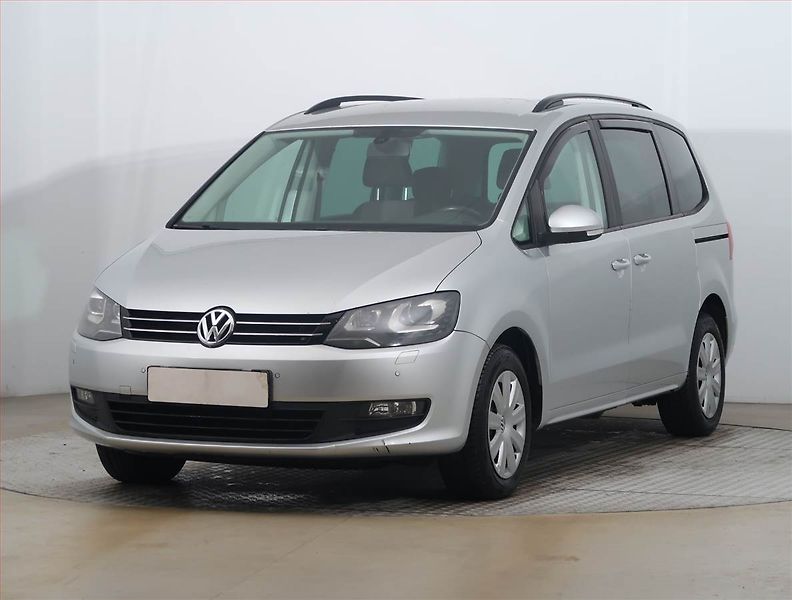 Volkswagen Sharan (2013) 2.0 TDI, Automat, Xenony - fotka 2 z 19