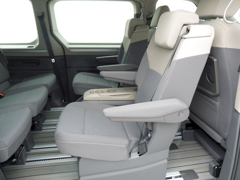 Volkswagen Multivan (2025) Long Life 2,0 TDI 110kW DSG - fotka 21 z 30