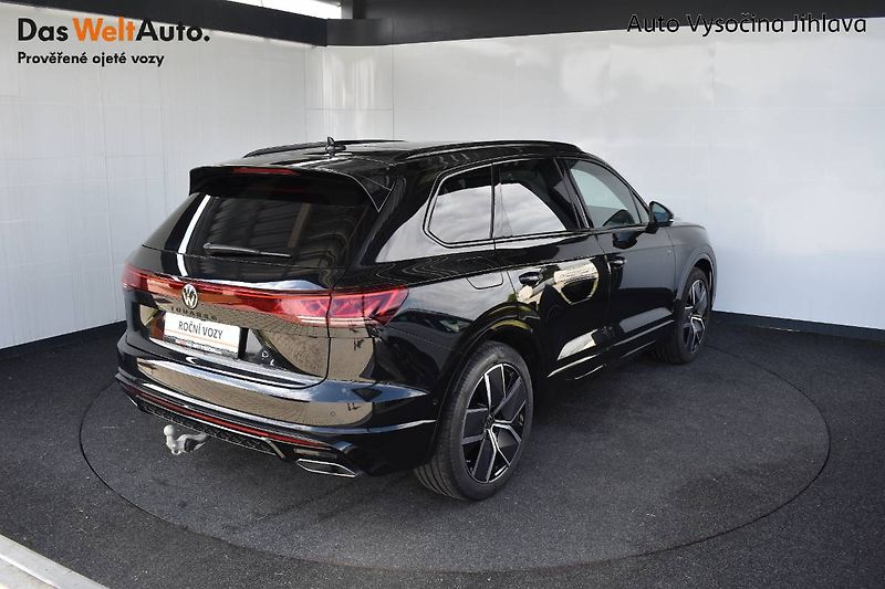 Volkswagen Touareg (2025) R-Line 3.0TDI 210kW,tažné,weba - fotka 2 z 28