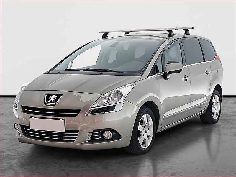 Peugeot 5008 (2013) 1.6 HDi, 7 míst, ČR,1.maj - fotka 2 z 17