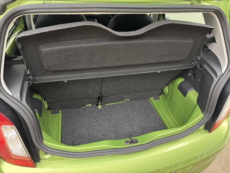 Škoda Citigo 1,0 AUTOMAT NAV SENZORY VÝHŘEV - fotka 30 z 30