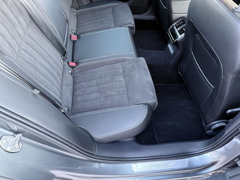 Škoda Superb (2023) 2,0tdi 147kw 4x4 DSG StylePLUS - fotka 17 z 55