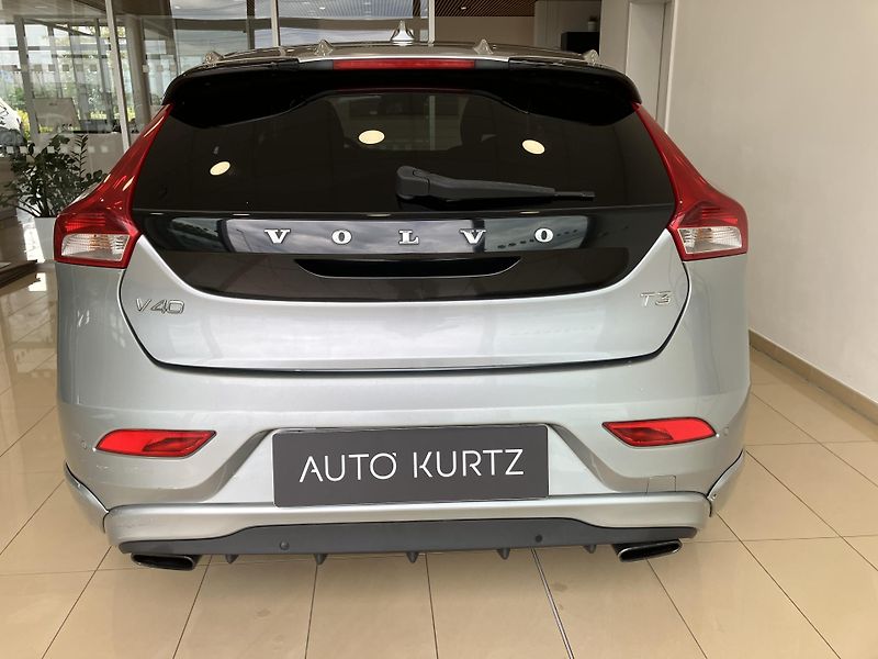Volvo V40 T3 FWD Momentum MT6 - fotka 8 z 40