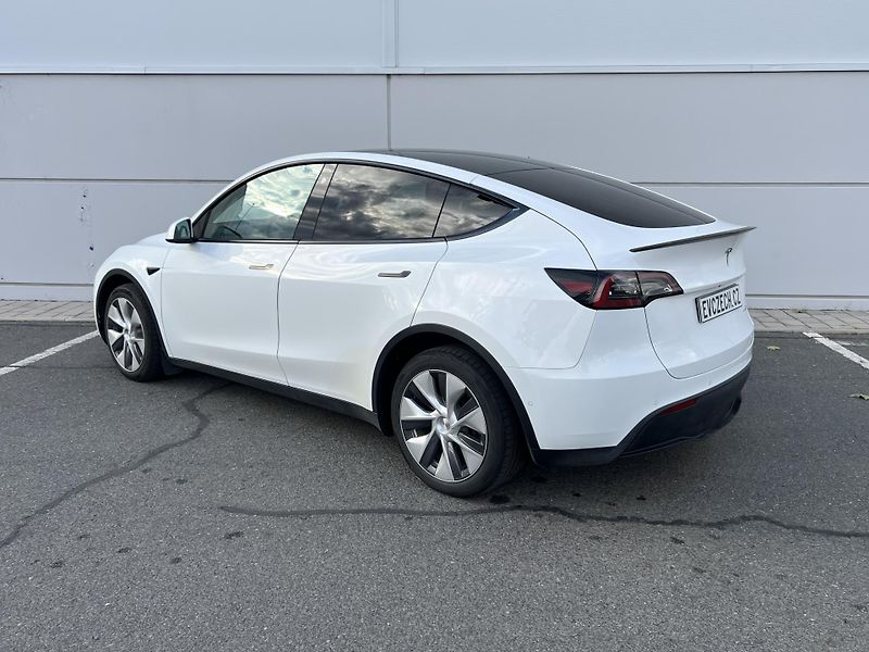 Tesla Model Y Long Range, Tažné, 90% SOH - fotka 4 z 21