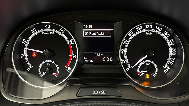 Škoda Fabia 1.0 TSI Ambition Combi - fotka 10 z 23