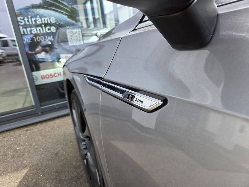 Volkswagen Arteon (2018) 2.0 BiTDI DSG 4M 176kW R-Line - fotka 9 z 71