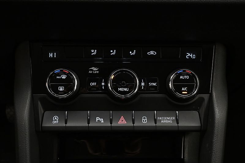 Škoda Karoq 1,5 TSI 110 kW STYLE Tažné Zár - fotka 21 z 31