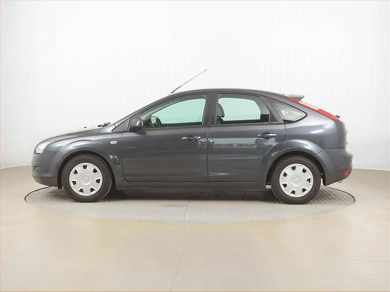 Ford Focus (2008) 1.6 16V, po STK, rezervace - fotka 3 z 16