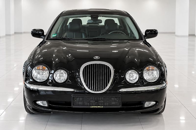 Jaguar S-Type (2001) - fotka 2 z 21