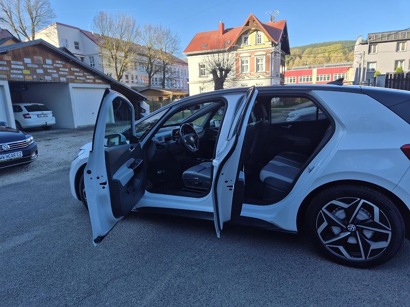 Volkswagen ID.3 110kw, PURE, SOH 91,4% - fotka 13 z 45