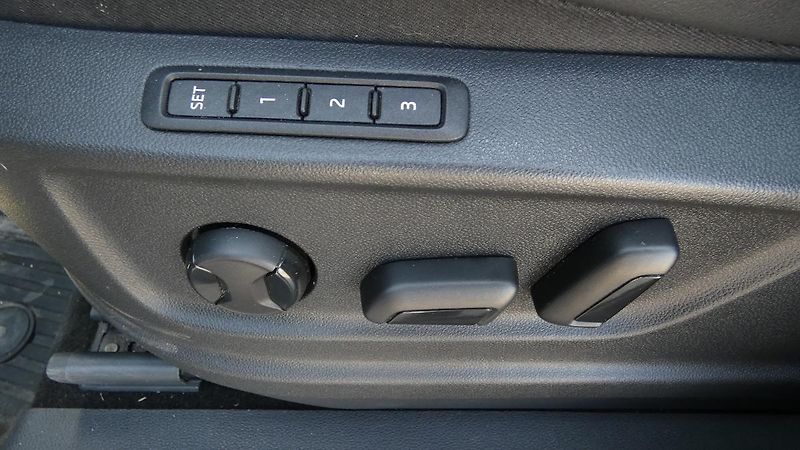 Škoda Kodiaq 2.0 TDI 110 kW Style 4x4 DSG - fotka 23 z 25