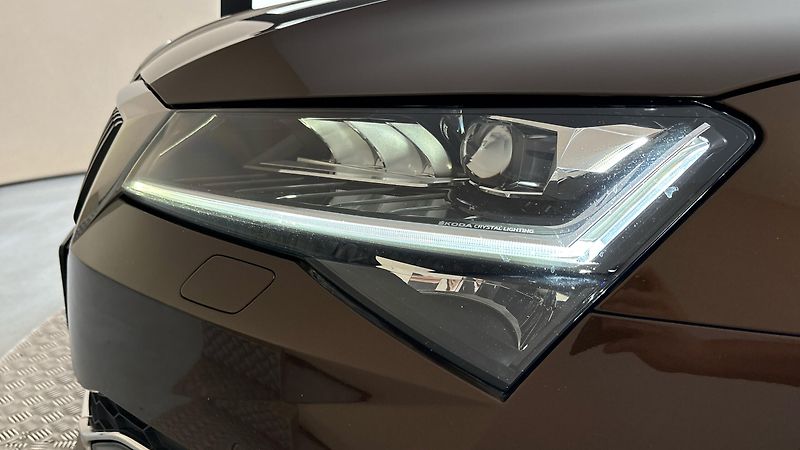 Škoda Superb 2.0 TDI DSG 4x4 L&K - fotka 18 z 31