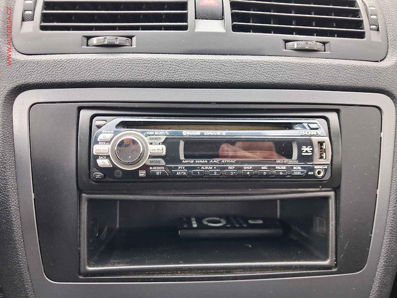 Škoda Octavia (2012) 1.4TSi, 1.maj,ČR, servis - fotka 14 z 15