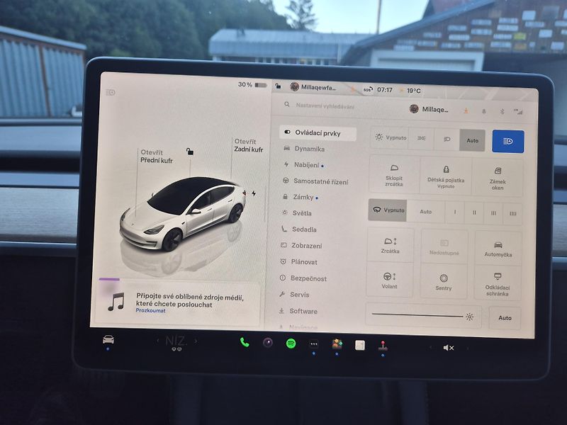 Tesla Model 3 LONG RANGE DUAL MOTOR SOH 91% - fotka 21 z 50