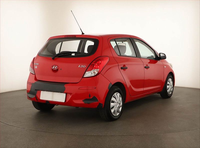 Hyundai i20 (2013) 1.2, po STK, slušný stav - fotka 5 z 12