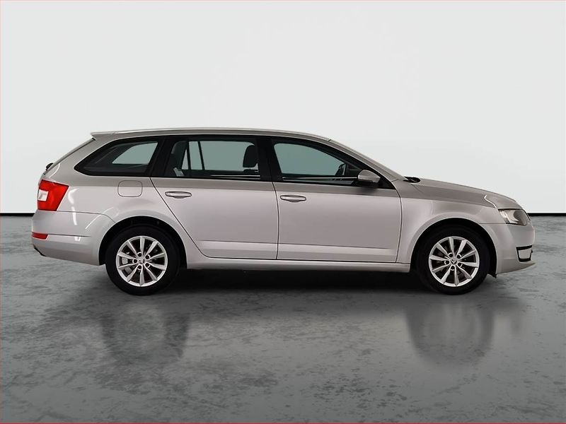 Škoda Octavia (2017) Ambition 1.6 TDI, Serv.kniha - fotka 6 z 19