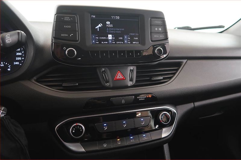 Hyundai i30 (2018) 1.6 CRDi, ČR,1.maj, Serv.kniha - fotka 12 z 18