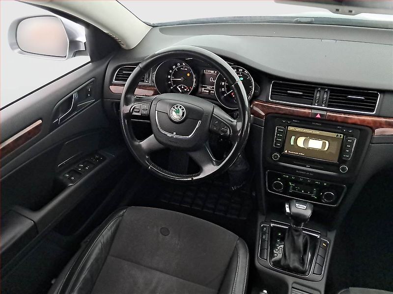 Škoda Superb (2011) 2.0 TDI, Automat, Tempomat - fotka 7 z 18