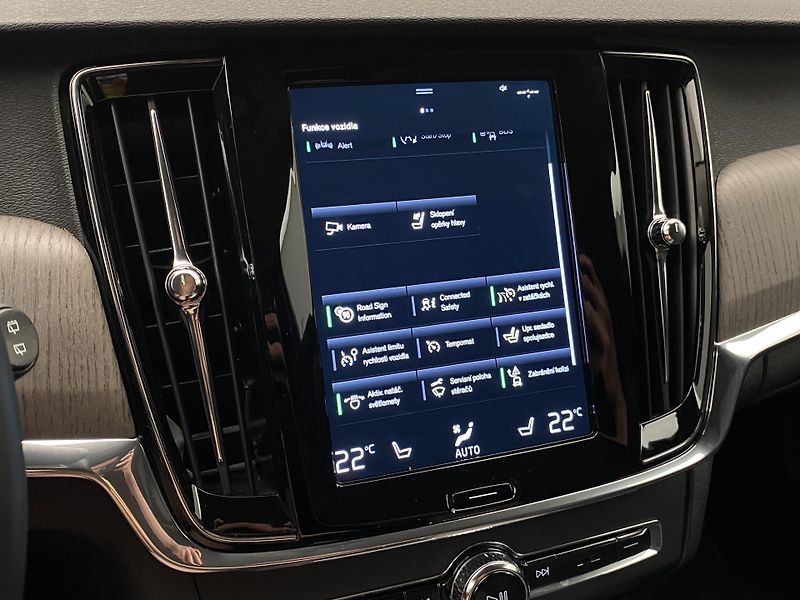 Volvo V90 CC D5 AWD MOMENTUM POLESTAR  - fotka 39 z 46