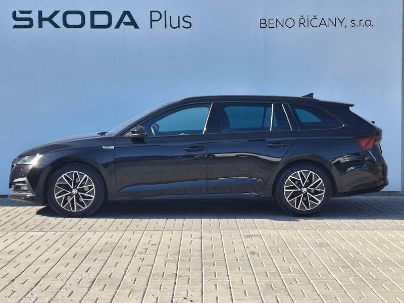 Škoda Octavia (2023) Combi SportLine DSG 4x4 2,0TDi - fotka 3 z 35