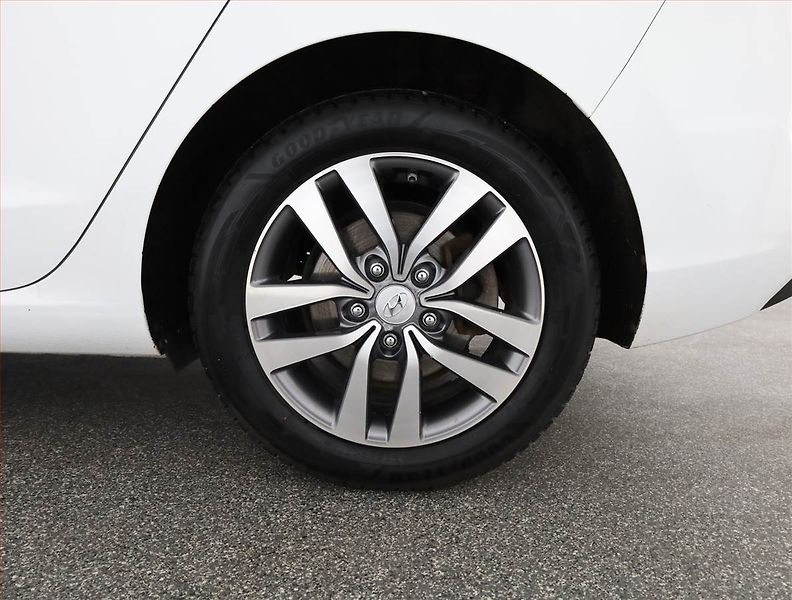 Hyundai i30 (2018) 1.4 T-GDI, ČR,1.maj - fotka 18 z 18