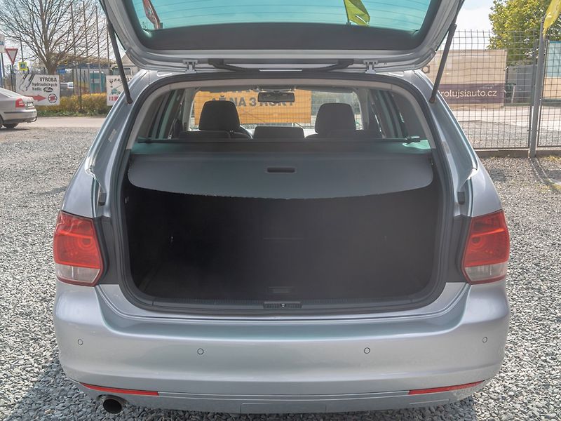 Volkswagen Golf (2010) 1.6TDI 77KW DSG – PO ROZVODECH - fotka 40 z 48