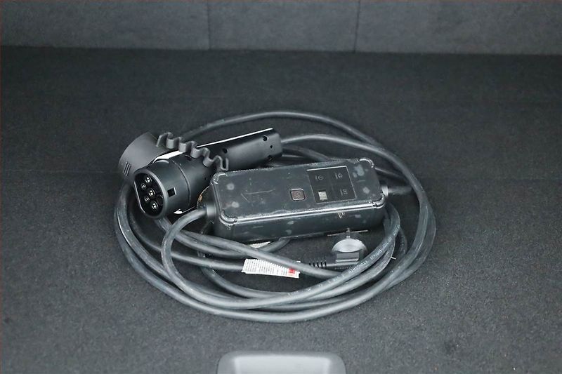 Hyundai Kona (2025) Electric 48 kWh, SoH 100% - fotka 21 z 21