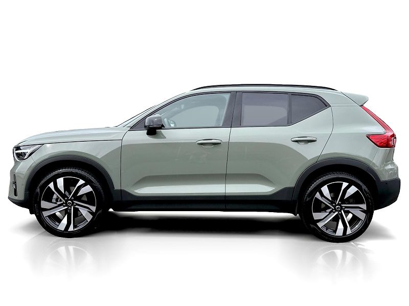 Volvo XC40 B4 FWD // ULTRA // REZERVACE - fotka 2 z 47